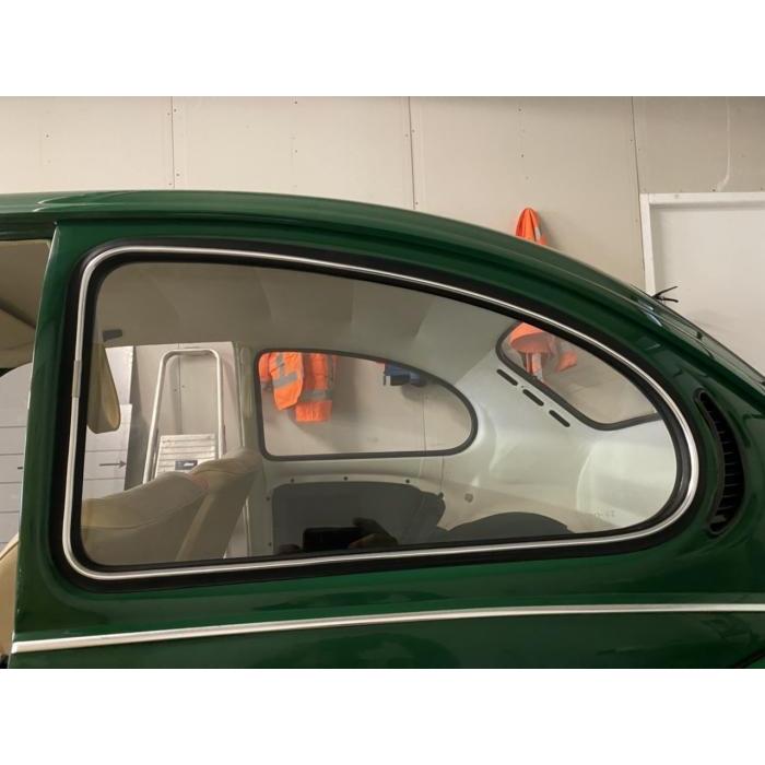 Side window seal with molding groove right