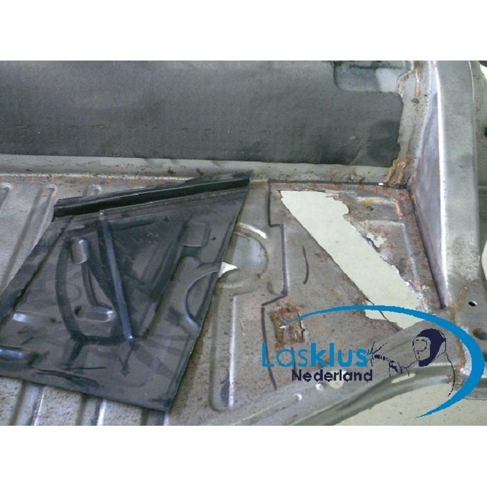 Half floorpan front right (The color and/or treatment of the sheet metal part may differ from the picture)