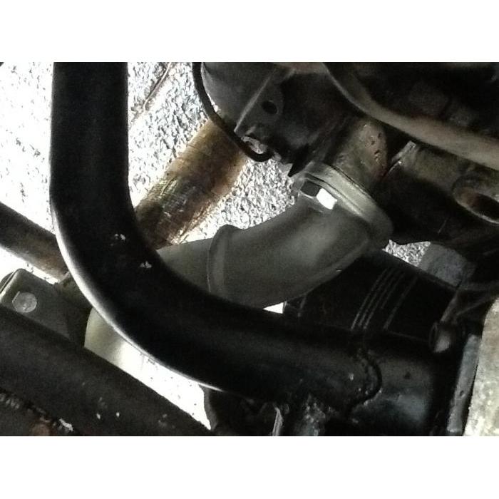Exhaust pipe left rear