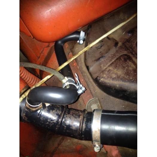 Tank breather hose (T-piece to filler neck)