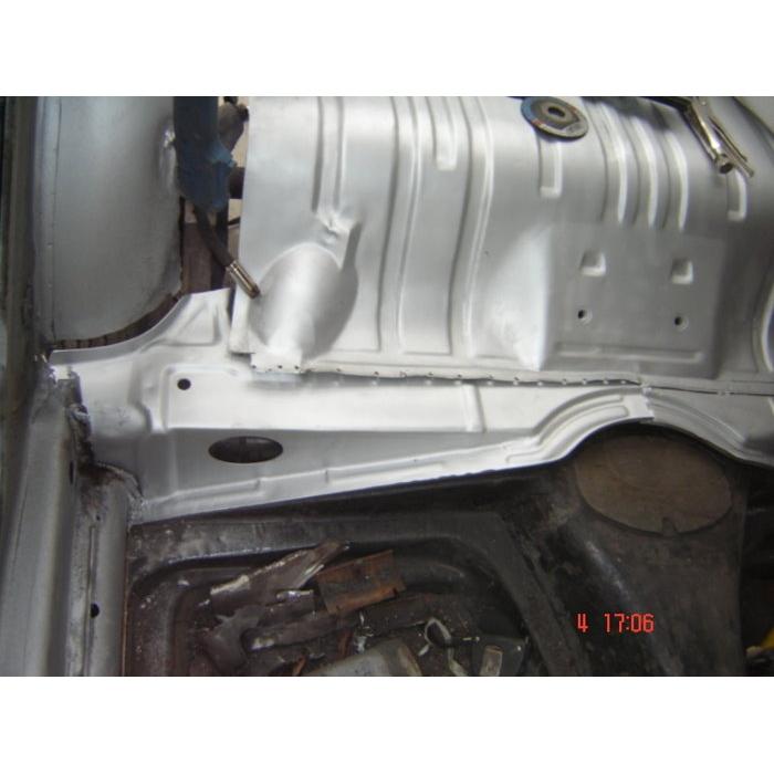 Rear cross member right  (The color and/or treatment of the sheet metal part may differ from the picture)