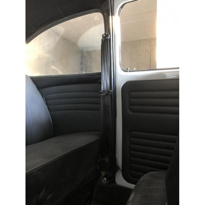 Retractable 3-point seat belt black (each)
