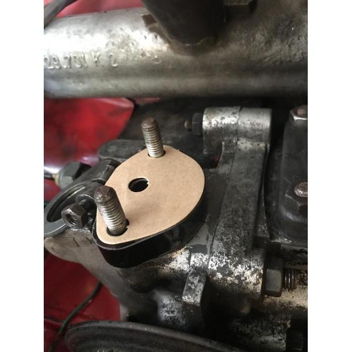 Fuel pump gasket between pump and flange