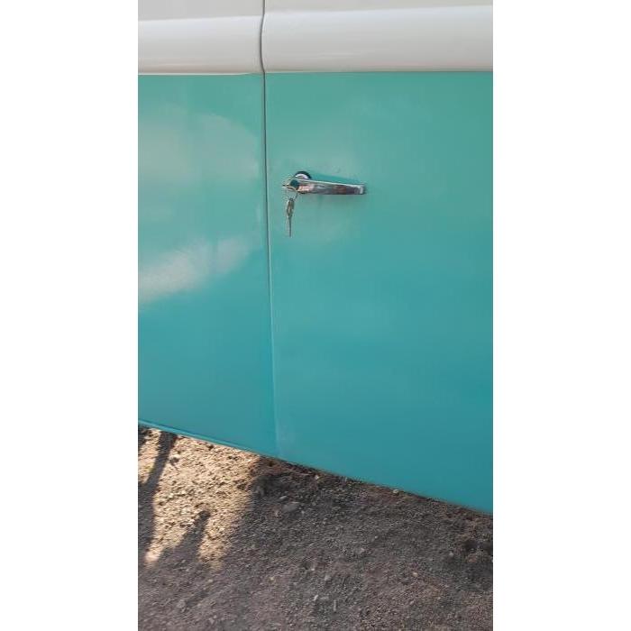Chrome cargo side door handle with lock