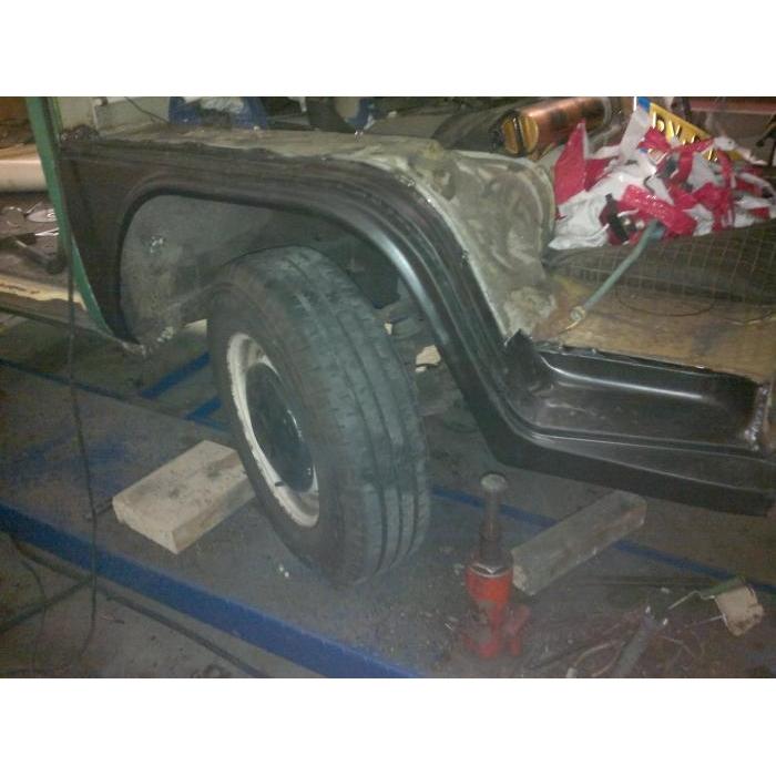 Complete front wheel arch (dog leg) B-quality right (The color and/or treatment of the sheet metal part may differ from the picture)