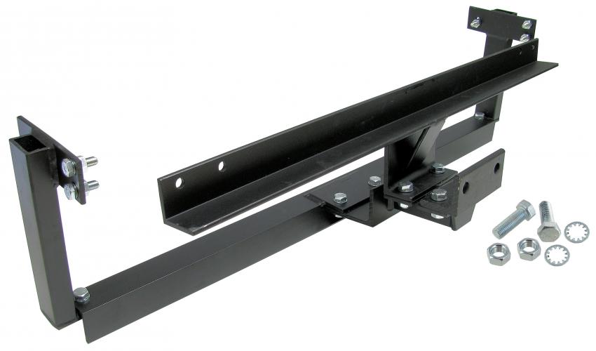 Vetokoukun kiinnike ja laitteisto