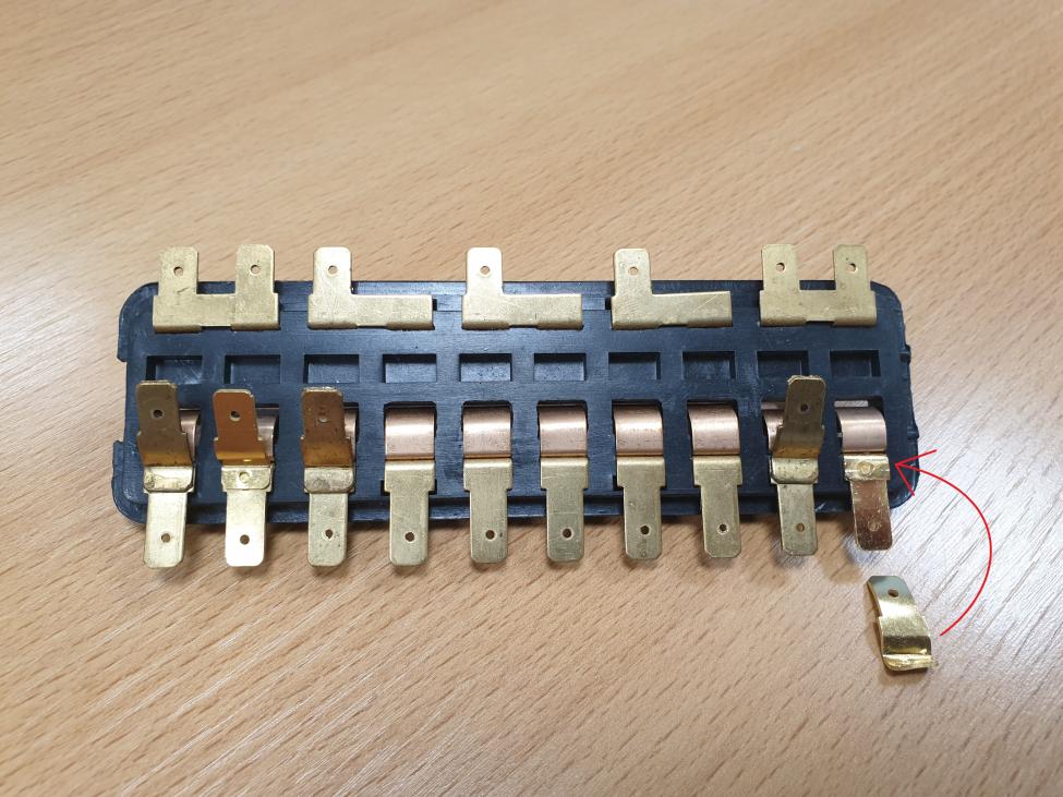 Fuse box for 10 fuses 4639 second chance