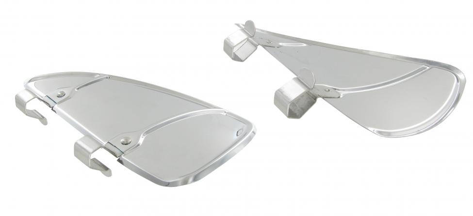 Tuuletusikkunan ilmanohjaimet, kiillotettua rosteria