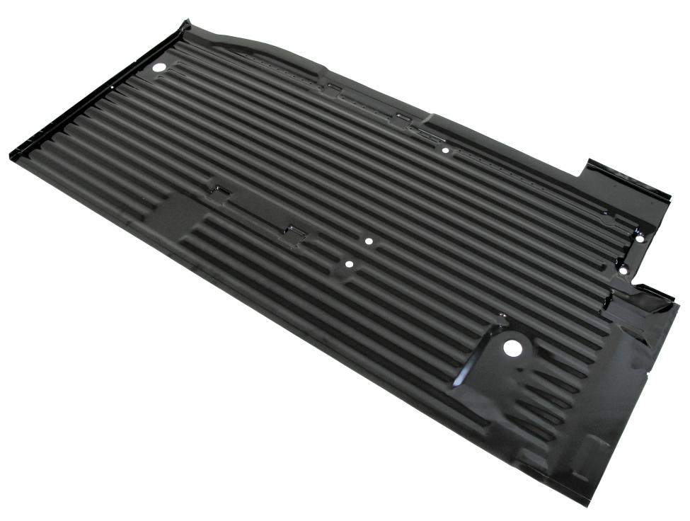 Tavaratilan lattia, oikea