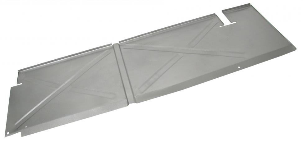 Alustan vahvikepelti helmakotelon ja runkopalkin väliin, vasen