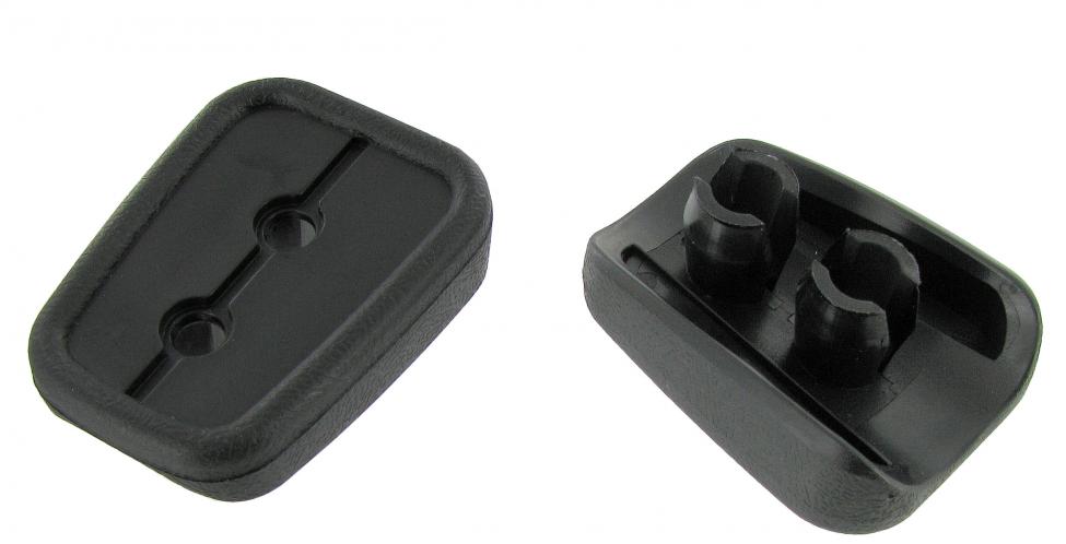 B-pilarin tartuntakahvan aluslevyt, musta