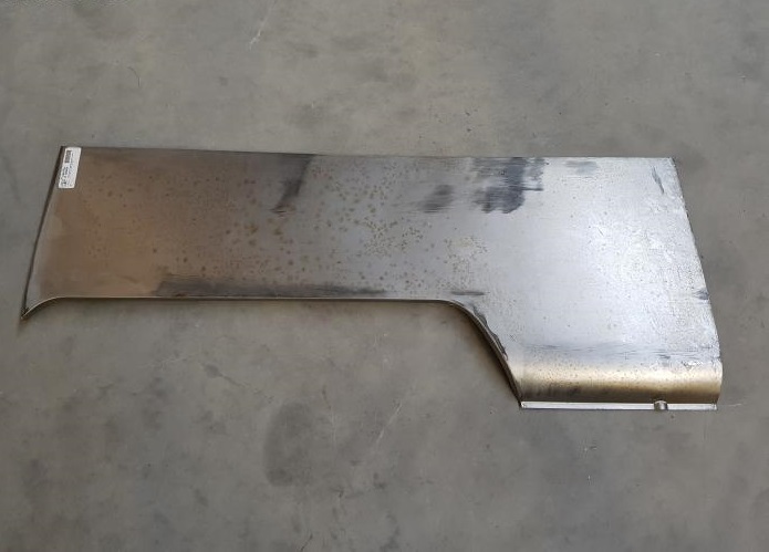 Takapyöränkaaren korjauspaneeli oikealle