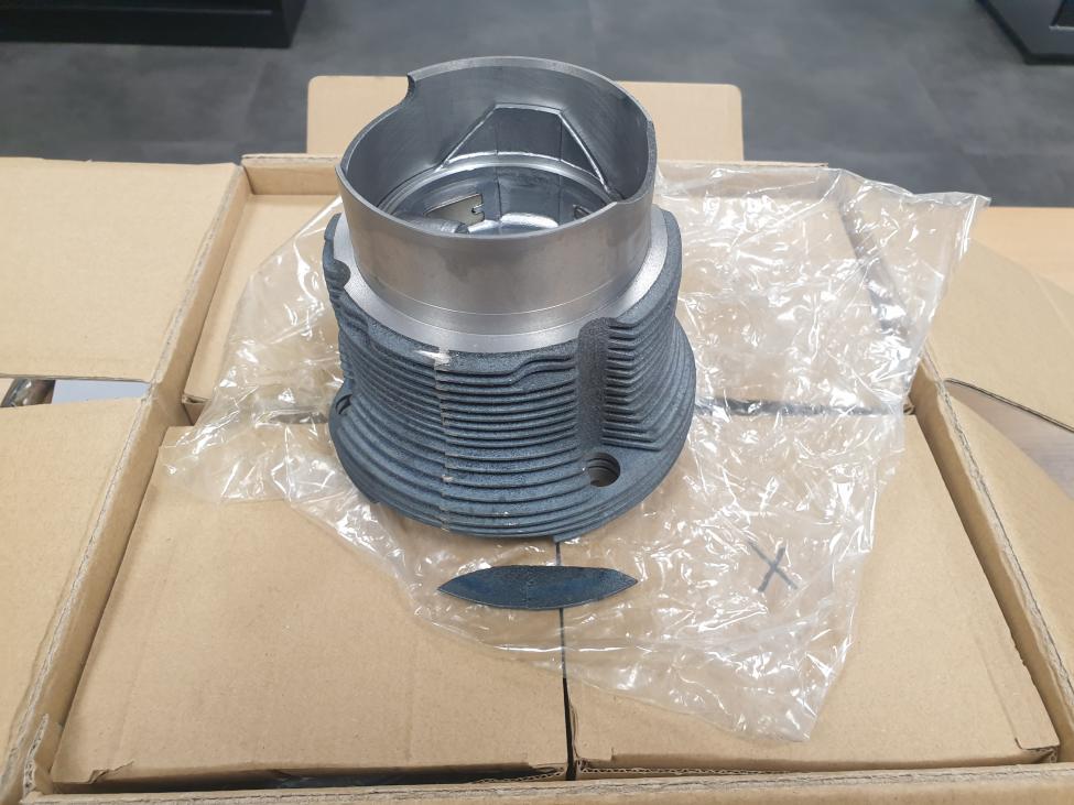 Piston and cylinder kit 1971cc (2000) with dish top pistons 41797 second chance