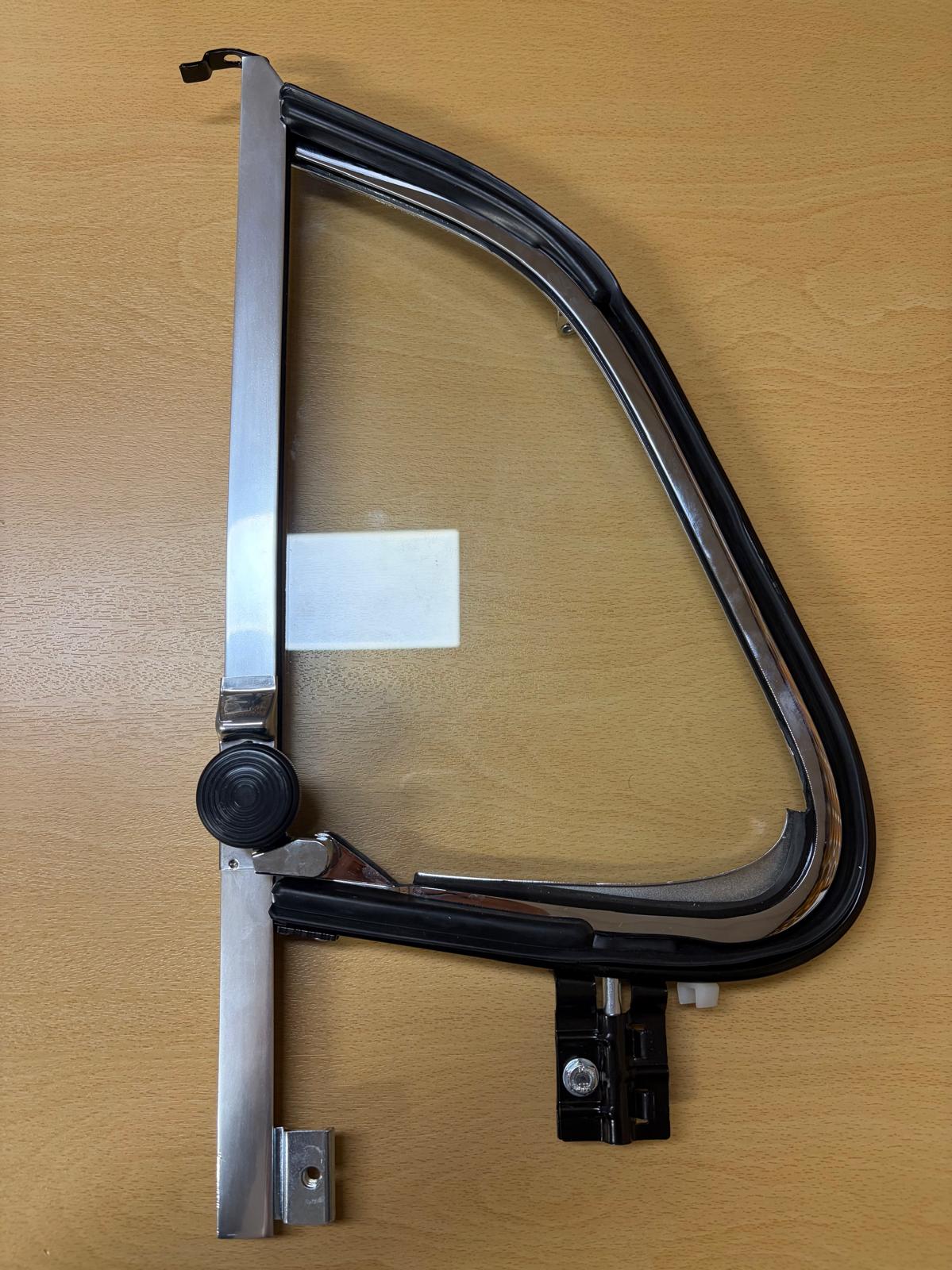 Ventilationsfenster komplett mit Chrom Rahmen Links - Zweite Chance