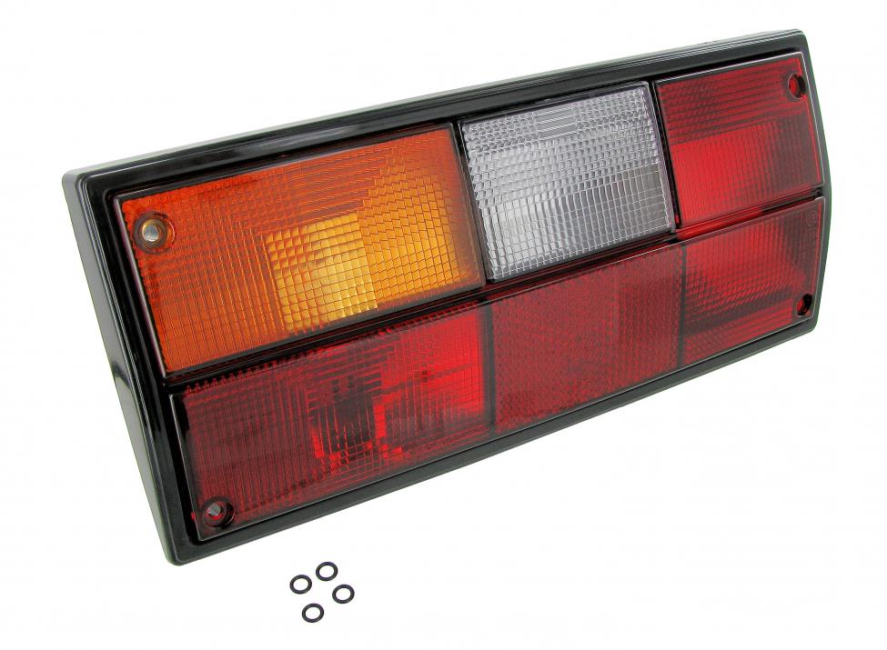 Bakljus i standardutförande med backljus och dimljus till vänster