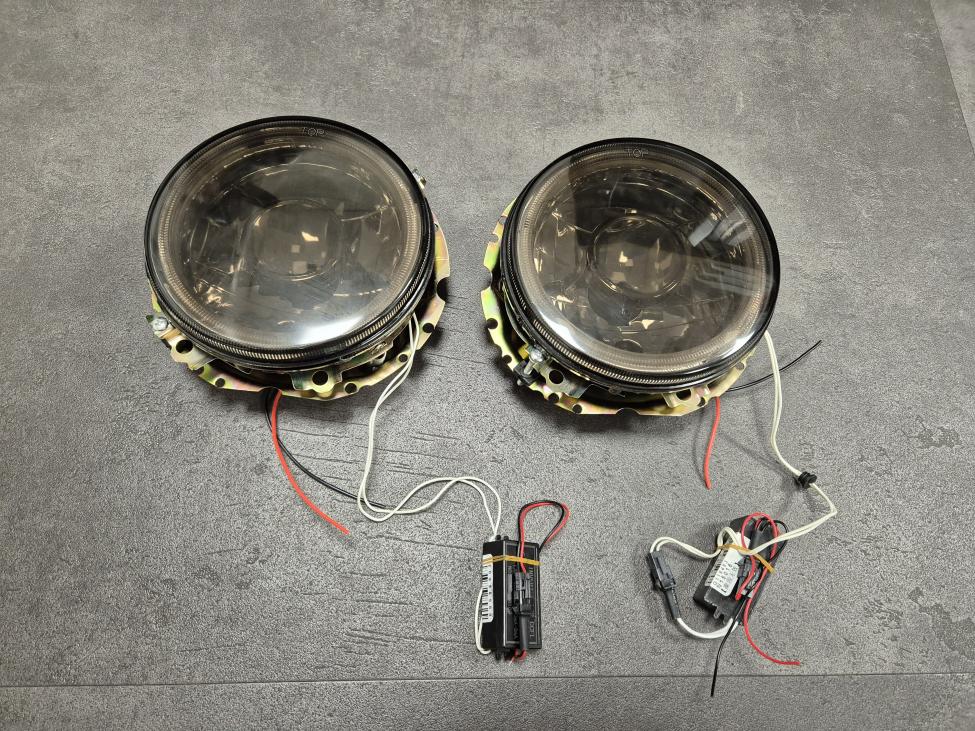 H4-ajovaloyksiköt `Angel Eyes` Smoked