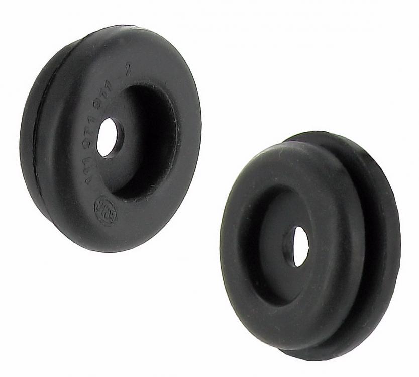 Johtosarjan läpivientikumit