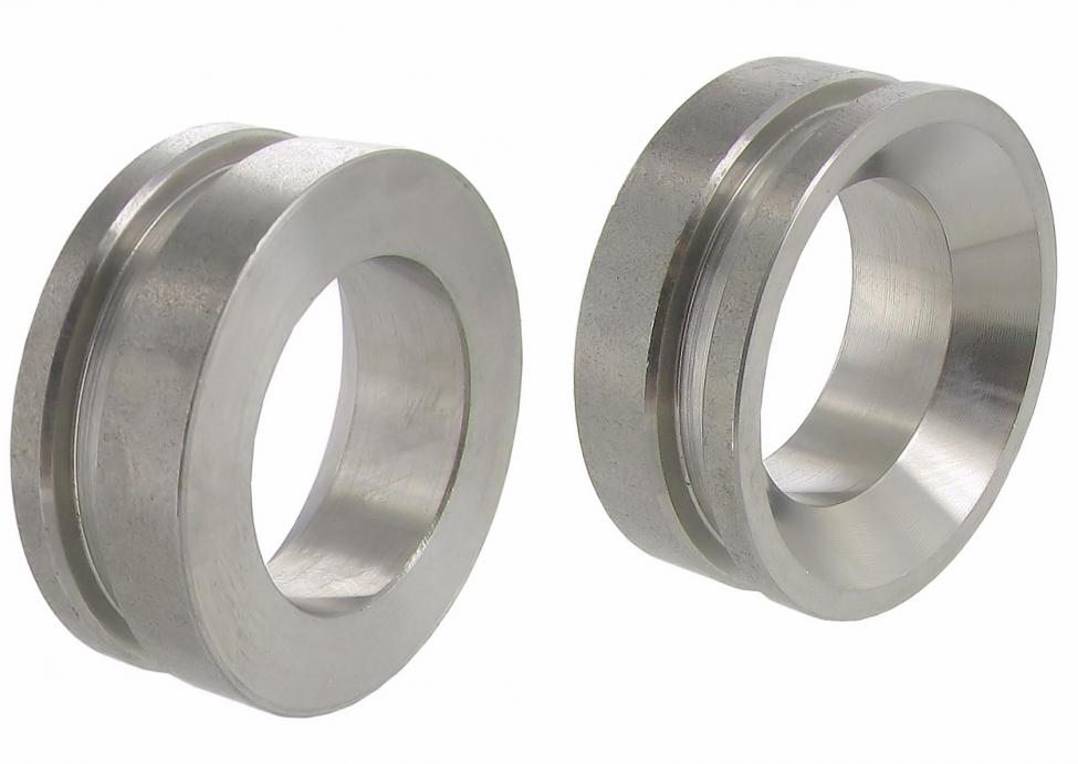 Etupyörän laakerin holkki