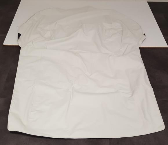 Top cover vinyl white 9124 second chance Stiknaad zit niet goed waardoor de kap niet geheel strak staat Is al gemonteerd geweest