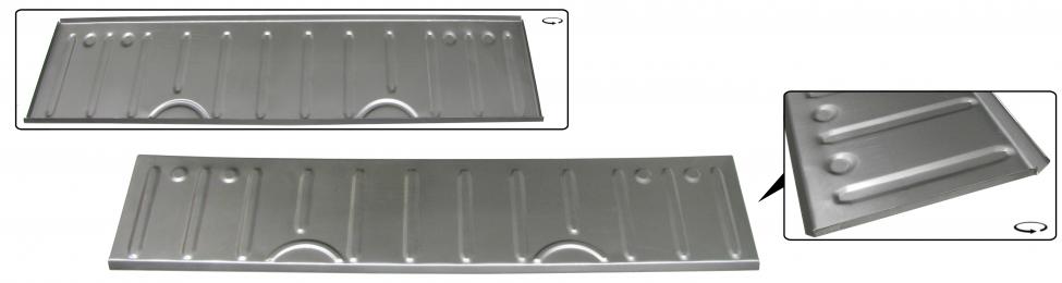 Tavaratilan lattia, pystyosuus takapyörän koteloiden väliin