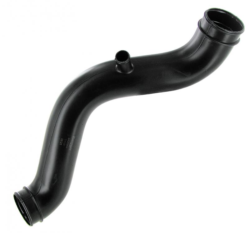 Connection pipe between air cleaner ja tubrocharger