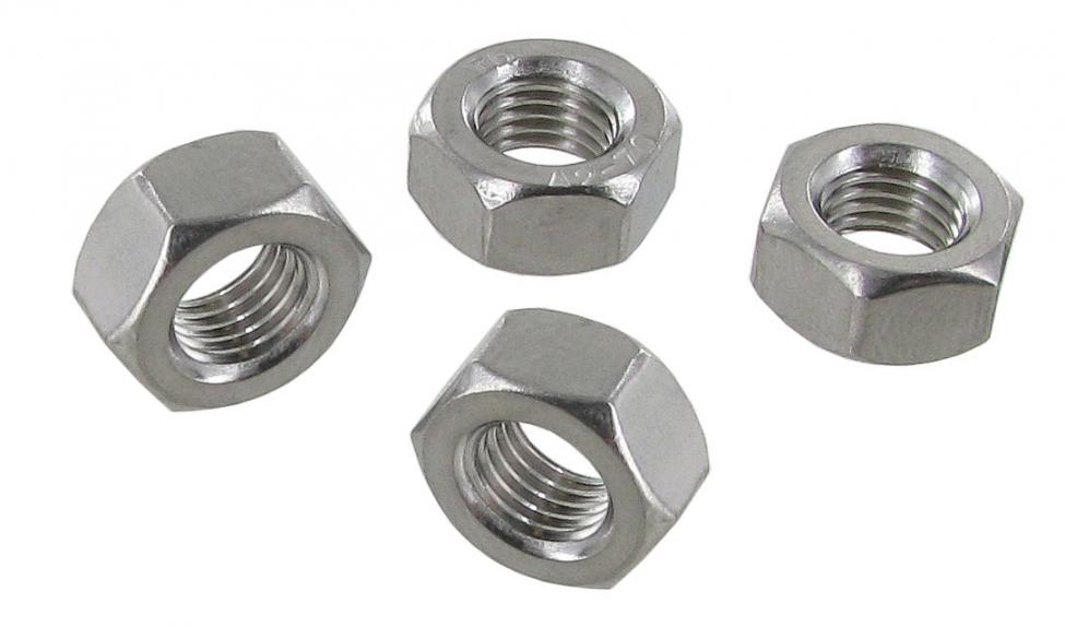 Klämfäste för dragstångsände, muttrar för spegelarm och ventilationsfönster