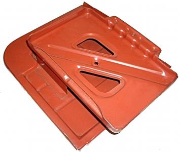 Takanurkan pohja, akun kiinnikkeillä, oikea