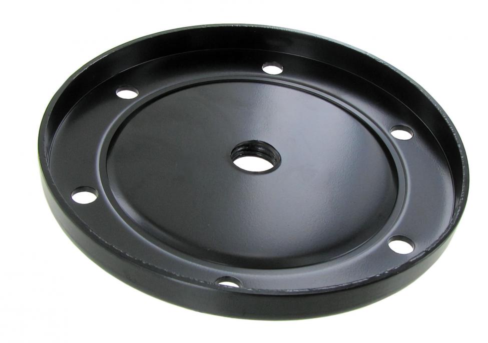 Öljypohjan levy, jossa on öljyn tyhjennystulpan reikä