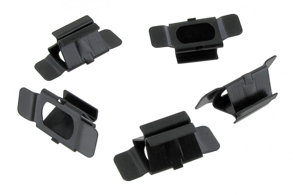 Ajovalojen säleikön kiinnikkeet