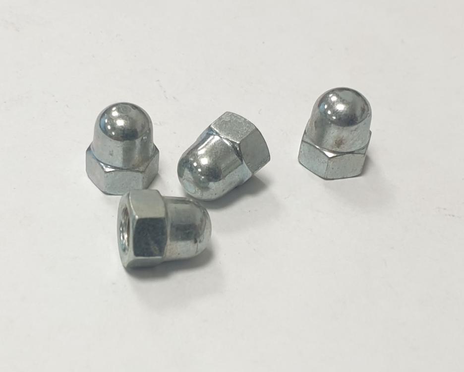 Kupukantamutterit, M5