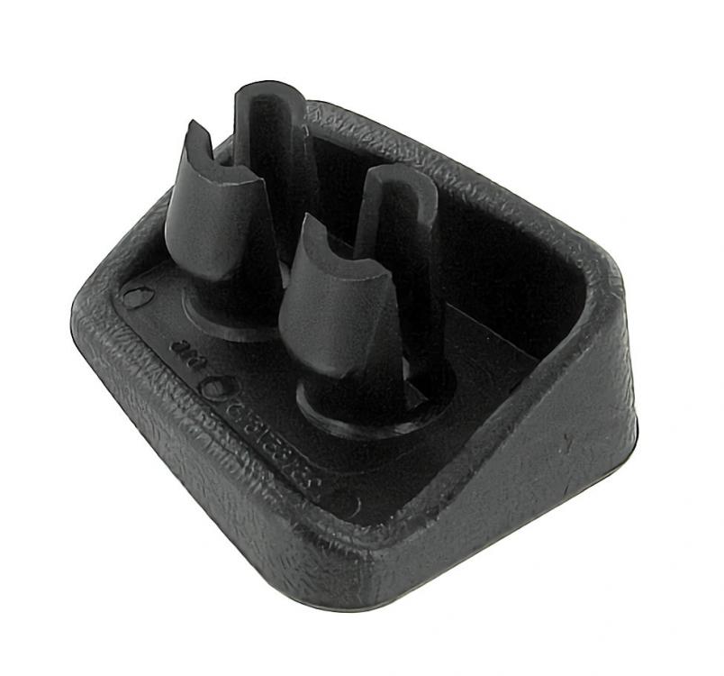 A-pilarin kahvakuulakkeen aluskatteen yläpuoli satiinimusta