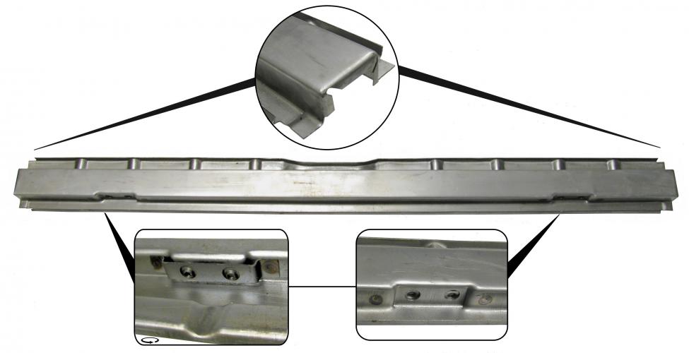 Moottoriluukun saranapelti (ulompi)