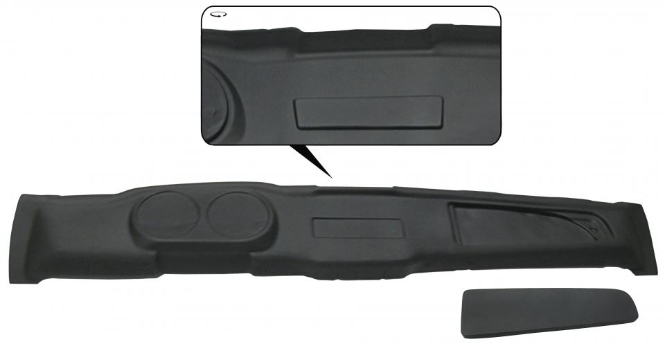 Kojelaudan etupuoli, mukaan lukien hansikaslokero, musta