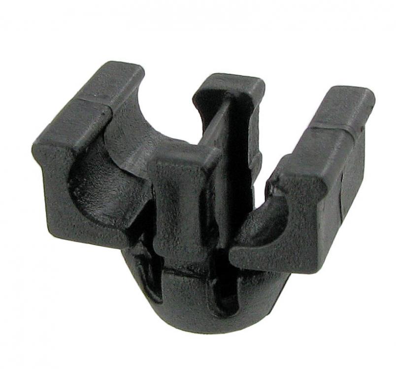 Sytytysjohtimien kiinnike, kahdelle johdolle, musta