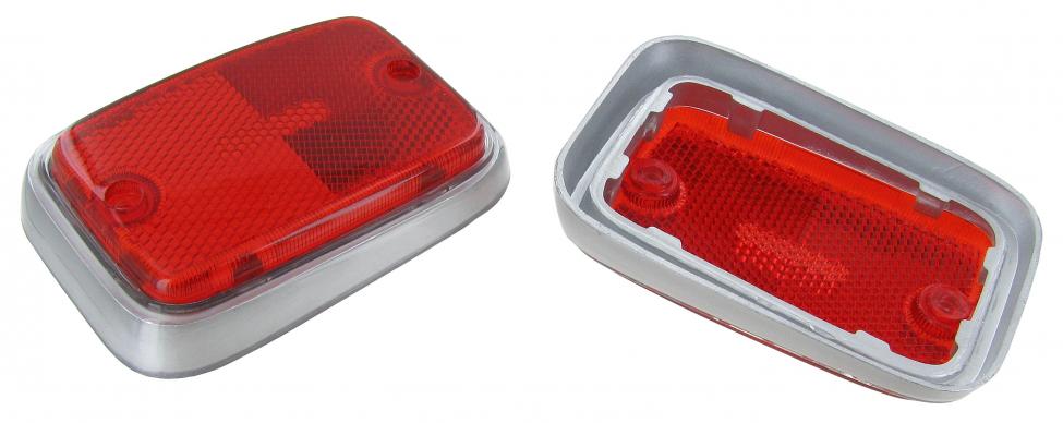 Sivuheijastin takana (punainen, hopeinen pohja)