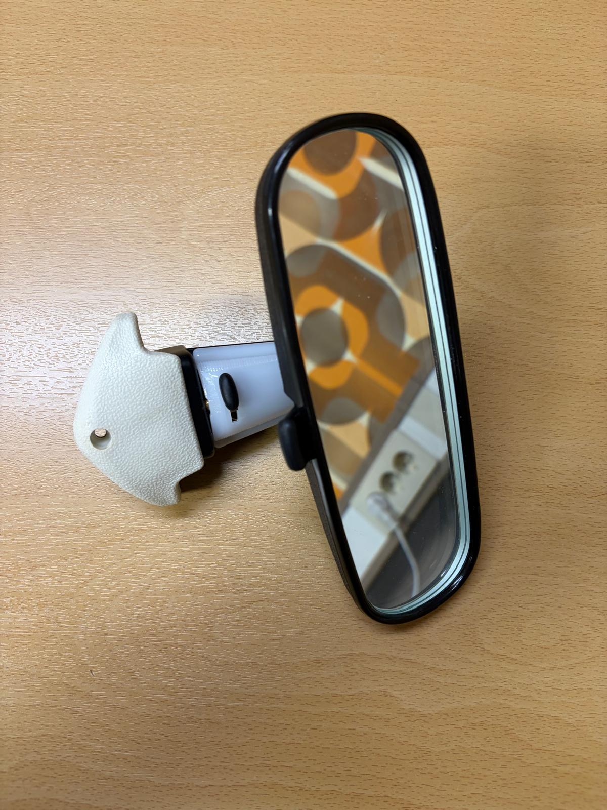 Binnenspiegel met anti-verblindingsstand - Tweede kans