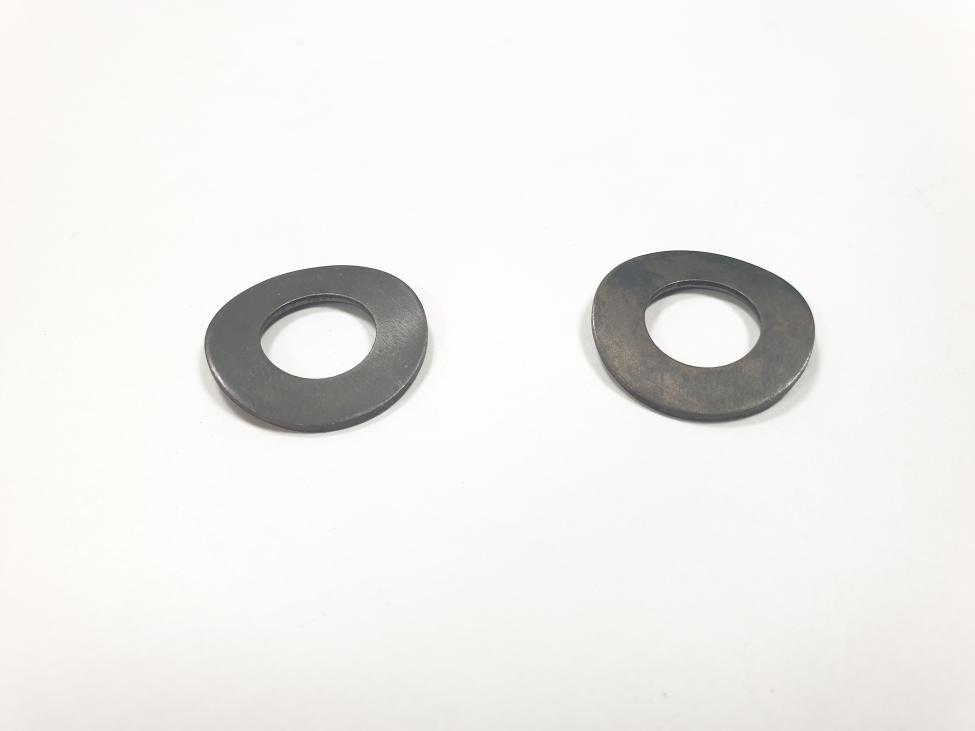 Kaarevat M10 jousialuslevyt