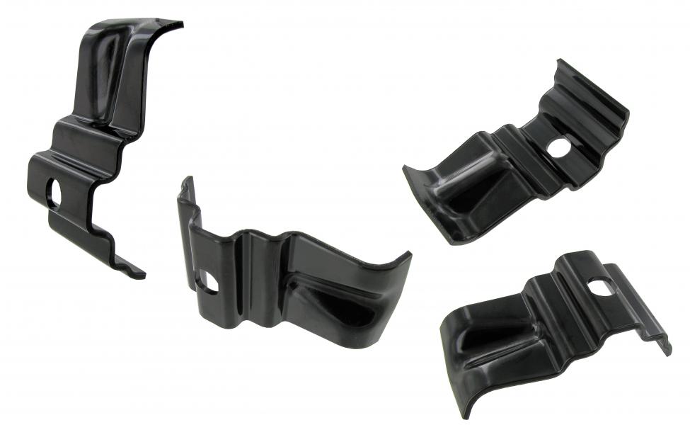 Puskurin kiinnikkeen välikappaleet mustaksi pulverimaalattu