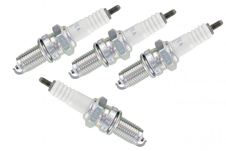 Sytytystulppa NGK DPR7EA-9 12 mm:n kierteellä