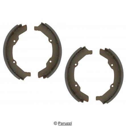 Brake shoe set front