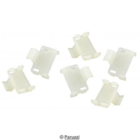 White Wall mounting clips (6 pieces)