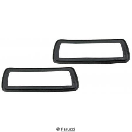 Rubber seal between turn signal lens, bulb holder and body (per pair)
