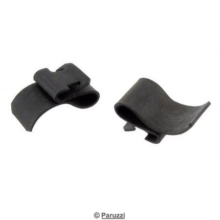 Window felt channel and steering column cover plate retaining clips (per pair)