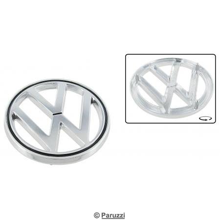 Sigle VW sur capot avant
