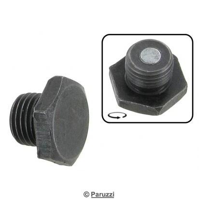 Magnetic oil drain plug 