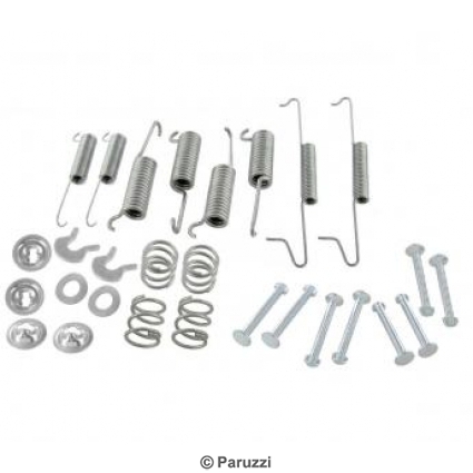 Brake shoe mounting kit including tension springs