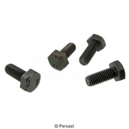 Kaross till chassi, horn, sttfngarfste och motormonteringsbultar (4 delar)
